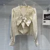 Blouses des femmes Sweet Pearl Big Bow Shirts pour les femmes 2024 printemps élégant mondain de couleur solide en V V et femme à manches longues