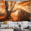 Autumn Forest Landscape Tapestry Red Aube Foglie in acero Muro Camera da letto sospeso soggiorno Decorazione per la casa R0411