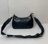 Moon Baguette Bag Bag 2024 Новая ниша дизайн плечо для плеча Spice Girl Wind Wind Diagonal Bag Girl Girl