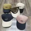 Baseball cap American contrasterend softtop honkbal met geborduurde letters voor mannen en vrouwen, grote hoed met een duckbill met hoofdomtrek die er klein uitziet