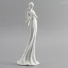 Figurine decorative Regalo di matrimonio in ceramica Bride Decorazione creativa per la casa arredamento squisito arti e mestieri statue ragazza scultura figura