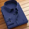 Chemises décontractées pour hommes Coton Classique à manches longues Robe basique à rayures Basic Pocket Pocket Formal Business Office Standard-Fit Social Shirt