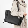 Grande capacité de mode sac fourre-tout sous-bras en cuir polyvalent une femme épaule femme