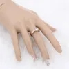 Con pietre laterali Princess Cut Cubic Zirconia Titanio Steel Wedding Encagement Anelli set coppia Ring per donne e uomini argento/rosa/oro