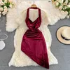 Robes décontractées fille licou halle sexy robe irrégulière femme sans manches minces taies hautes minces en V Velvet de fête en V-cou en V Velvet