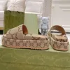 Designer Sandals tofflor Mules Multicolor Flora Fashionabla lätt att slitna stil Kvinnor Slides Platform broderad