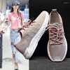 Scarpe da fitness Donne Casual moda Maglie traspirante in rete piatta da ginnastica bianca Sneaker Femminino Gym Sport Wholesale