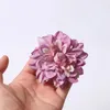 Dekoratif Çiçekler 5 PCS DAHLIA Düğün Ev Dekorasyonu için Yapay İpek Kafaları Diy Çelenk Hediye Kutusu Scrapbooking Craft Sahte Çiçek Kafası