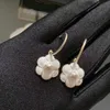 Fashion Retro Earring Women Designer Jewelry Stud Flowers Pearl Orecchini a doppia lettera Accessori per gioielli