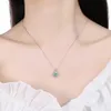 Pendanthalsband Serenity Day 2CT Green Moissanite Pendant Necklace For Women Wedding Present S925 Sterling Silver Plate 18K White Gold Fine Jewelry 240410