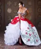 2017 Elegant Red White Satin Ball Gowns broderi Quinceanera klänningar med pärlor Sweet 16 klänningar 15 år promklänningar QS10117709115