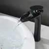 Rubinetti del bacino moderni rubinetti del rubinetto del bagno bianco moderno rubinetti a taglio freddo e tap acqua calda tap di rubinetto del tappo del bacino 855924 855924