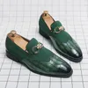 Casual skor vår italienska mode läder metall spänne loafer för män man sko affär manlig formell spetsig bröllop