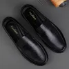 Casual Shoes Mens Slip-On Loafers High Quality Men äkta läder Male Flats Fashion Moccasin Comfy Driving