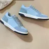 Spring New Jelly Sole Colored Little White Chaussures célèbres Designer Femmes Luxury Luxury Denim Suede Casual Chaussures Classic Rubber Sole Talon plat Talon