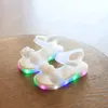 أطفال صيف جديد زهرة LED SANDALS Girl غير رسمية ارتداء أحذية هلام من النعال إصبع القدم للطفل الفتيات الشاطئ SANDALS SO110