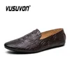 Casual schoenen Leather Men Loafers mode 2024 Classic Crocodile Patroon Mens Rijden Soft Flats Plus Size 46