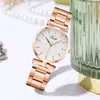 Montre-bracelets à haute précision Quartz Watch Elegant en acier inoxydable avec des femmes avec motif de feuilles cadran la montre pour quotidiennement