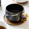 Чашки блюдцы керамическая кофейная чашка с блюдцом творческий черный роскошный кафе поставляет личность завтрак на завтрак Золотая граница