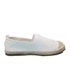 Casual schoenen 2024 Loafers vrouwen glijden op flats vaste lente zomer dames rond teen witte dames lederen mocassins