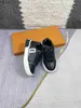 Nuove sneaker per bambini Contrasto Lettera Logo Scarpe per bambini Dimensioni 26-35 Protezione Box Protection Boys Black Boys Casual Scarpe 24pril