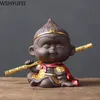 1 st handgjorda lila lera Monkey King Figurinbil Ornament Creative Tea Play Tea Pets Boutique Table Decoration Crafts 240411