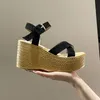 Bcebyl Kama Topuk Yaz Moda Platform Kalın Bottom Tokalı Günlük Konforlu Yürüyüş Ayakkabı Sandaletleri Kadınlar için 240411