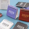 Mini calendrier délicat résistant à la déchirure flexible 2023 Calendrier mensuel du bureau debout pour l'Office 2023 Calendrier