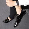Zapatos informales 2024 Modos de moda de cuero mocasines diarios de la oficina ligera