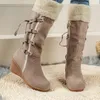 BOTAS 2024 sapatos femininos de alta qualidade deslizam decoração de metal casual de meia calça de pelúcia curta cunhas bootszapatos