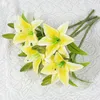 Fleurs décoratives fausse décoration élégante branche de lys artificiels avec feuilles vertes pour la fête de mariage fausse fleur intérieure