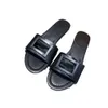 Slippers Designer glissa les pantoufles femmes sandales noires avec des plats bandes sandales en cuir en cuir embelli le motif de baguette dames sexy lettre de plage tong de plage 9a