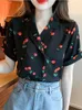 Chemises de chemisiers pour femmes Hong Kong rétro Femme Shirt Cherry Print Floral Cold Collier Short Summer Chic Chiffon Bouton en mousseline de mousseline Caminsa Camisa Mujer 240411