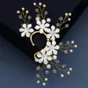 Dingle örhängen mode blomma pärla klipp på för kvinnor tillbehör kristall guld färg örhänge trendiga fest smycken gåvor