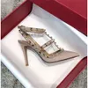 v High Lacquer Fashion Pump Family Designer Pointed Willow Heel Women New Thin Stud Leather One Strap Sexy Shoes Valenstino Sandals L4GF