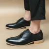 Casual Shoes Męsina Gęsta, spiczaste skórzana skóra Luksusowa koronkowa Oxford z niskim obcasami Formal Business Brown Party