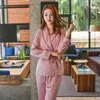 Vêtements à la maison Femmes Pyjama plus taille sets en soie à manches longues sexy femelle de printemps automne