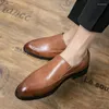 Casual Shoes Luxury Trendy 2024 Slip On Formal Loafers Män italienska svarta manliga körande sneakers Herrläder