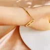 H -armband trendig h gris näsa armband för kvinnor med diamant inbäddning mångsidig Instagram Populärt titanstål Hög färg Konservering Ljus lyxhantverk