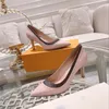 Talons hauts de haute qualité pour femmes Chaussures de robe de mode de luxe STILLETTO SAUVAISSEMENTS PRESOLD PRESOLD POINDE Designer Posting Color Wedding Shoe