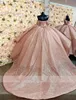 2024 Robe de robe de quinceanera en or rose sur les fleurs épaules Appliques perles de perle