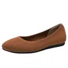 Casual schoenen 2024 platte vrouwen enkele eenvoudige solide kleur vrouw rond teen lente herfst comfortabele latex binnenzool