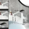 Robinets de lavabo de salle de bain pistolet gris robinet intelligent la température LED numérique Afficher