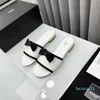 2024 Designer Sandals pour femmes Summer Summer Luxury Fashion Street Casual Flat Shoes Flat Shoes Women's Bow Two Slippers