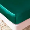 Luxury Rayon Satin Fitted Sheet Set Silkesly Soft Bed Sheets Set With Elastic Band Bekväm Slät sängblad Madrass Cover Queen 240401