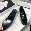 Triomphen Loafer in polierten Kalbskinne schwarze Schuhe berühmte Designer -Slea -Schuhe für Frauen Single Schuhbohnenschuhe Leder klassische Ladungsschuhe Nicht -Slip -Sohle