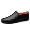 Chaussures décontractées 2024 Men de cuir Slip sur les mocassins formels Mocasins gents mâles conduisant Brogue respirant