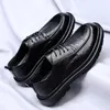 Chaussures décontractées en cuir hommes lacets up oxfords Classic Business Spring Automne Shoe Retro Style Male Male Robe Footwear