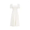 Sukienki swobodne kobiety bąbelkowe Squable kołnierz biały hepburn lekko dojrzała sukienka Slim Temperament Overknee Long Bhf1136