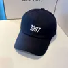 Hat à seau de godet printemps / été de top doux de baseball 1987 Edition coréenne brodée Instagram Fashion Duck Tongue Men's Men's Casual Curved Eaves Hat Trendy